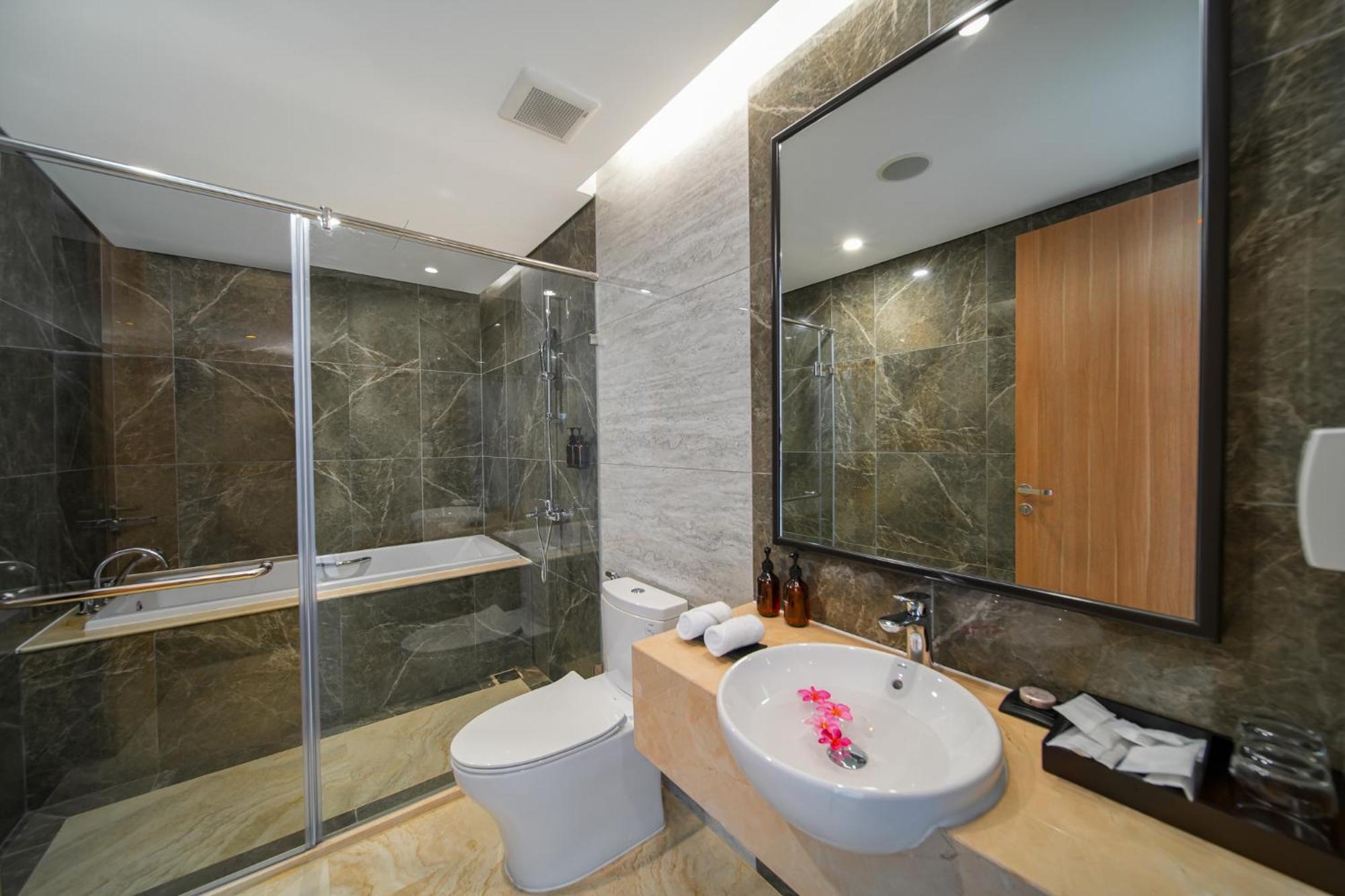 Wyndham Garden Grandworld Phu Quoc Hotel Exterior photo