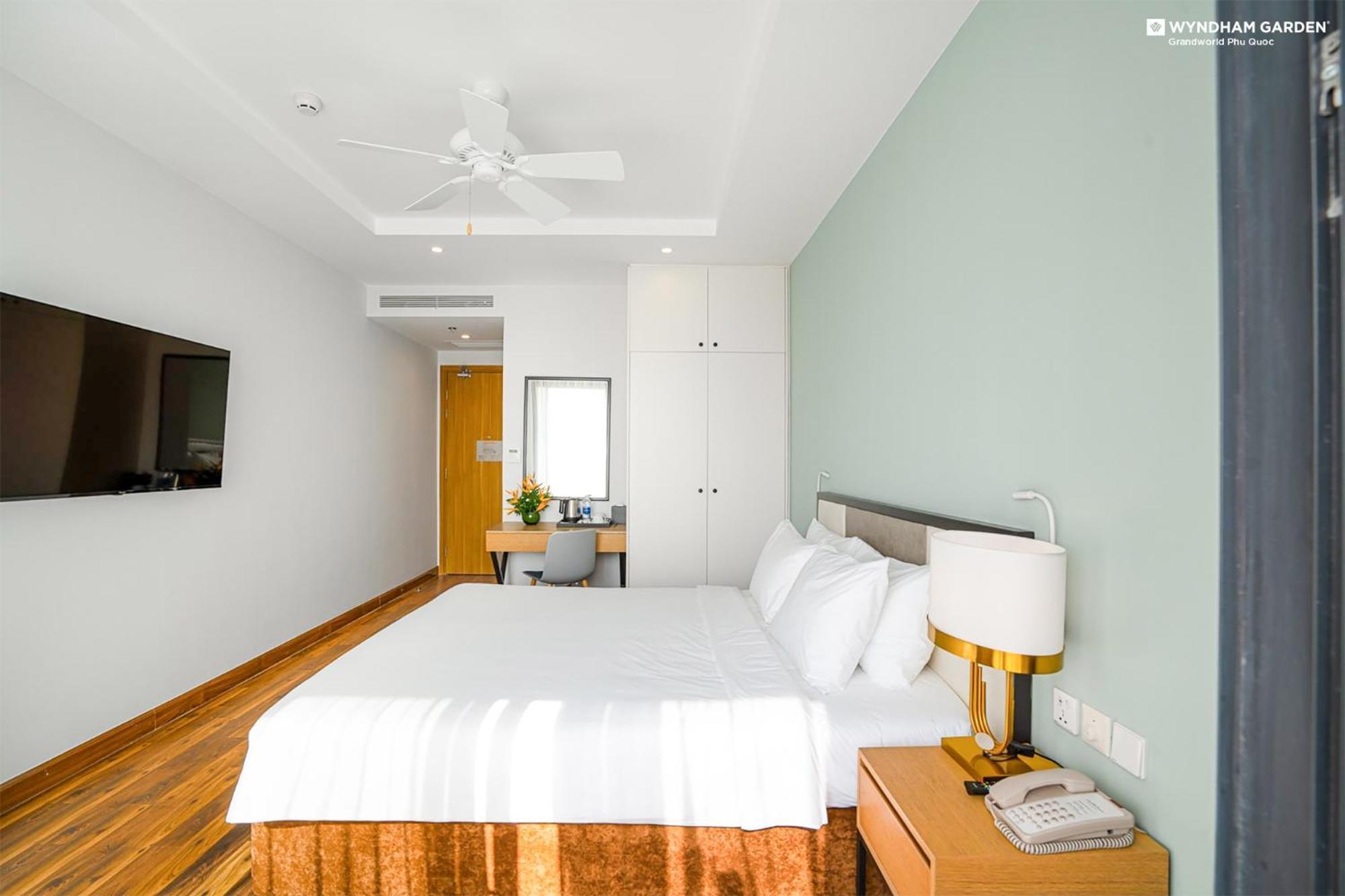 Wyndham Garden Grandworld Phu Quoc Hotel Exterior photo