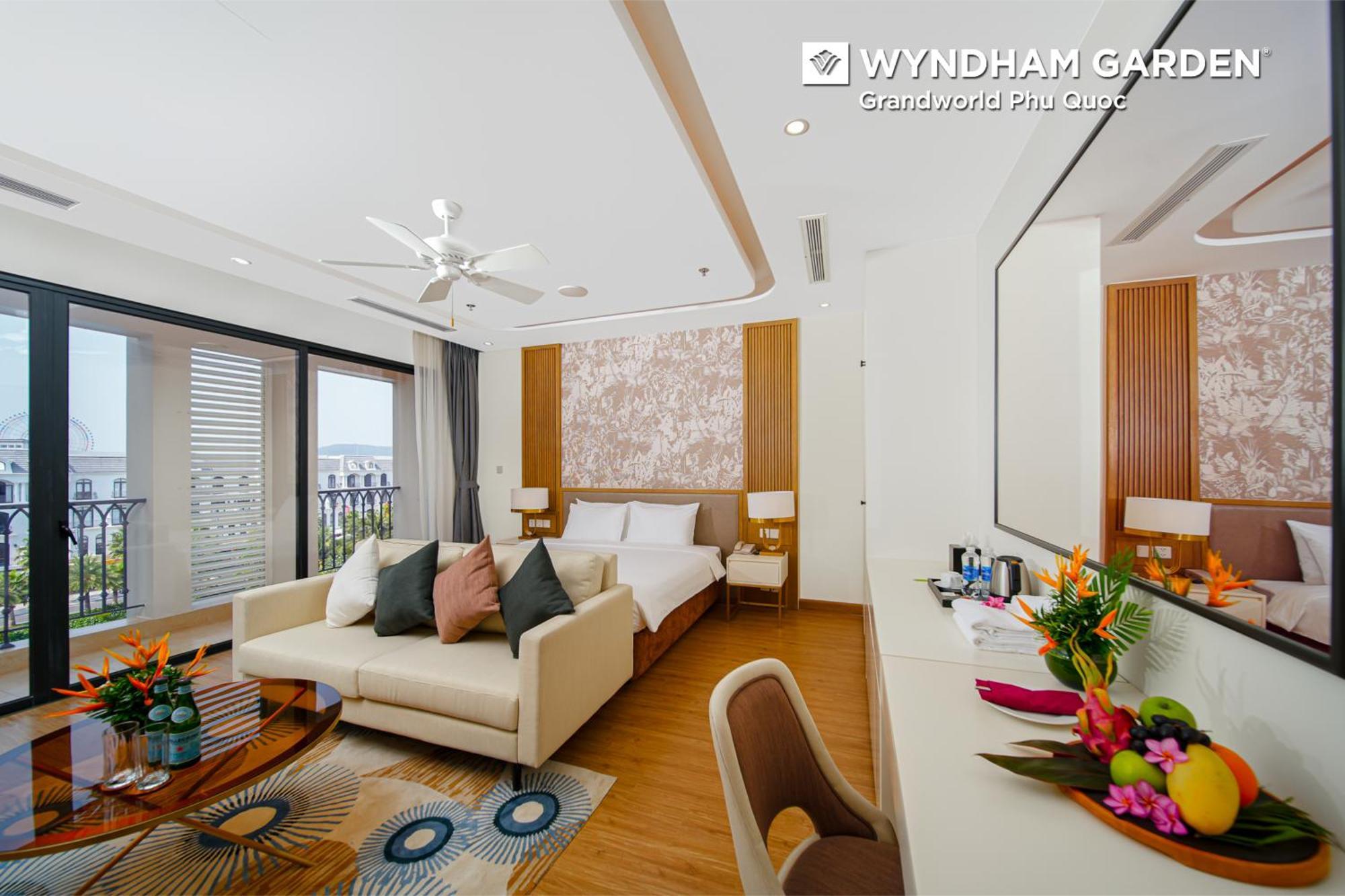Wyndham Garden Grandworld Phu Quoc Hotel Exterior photo
