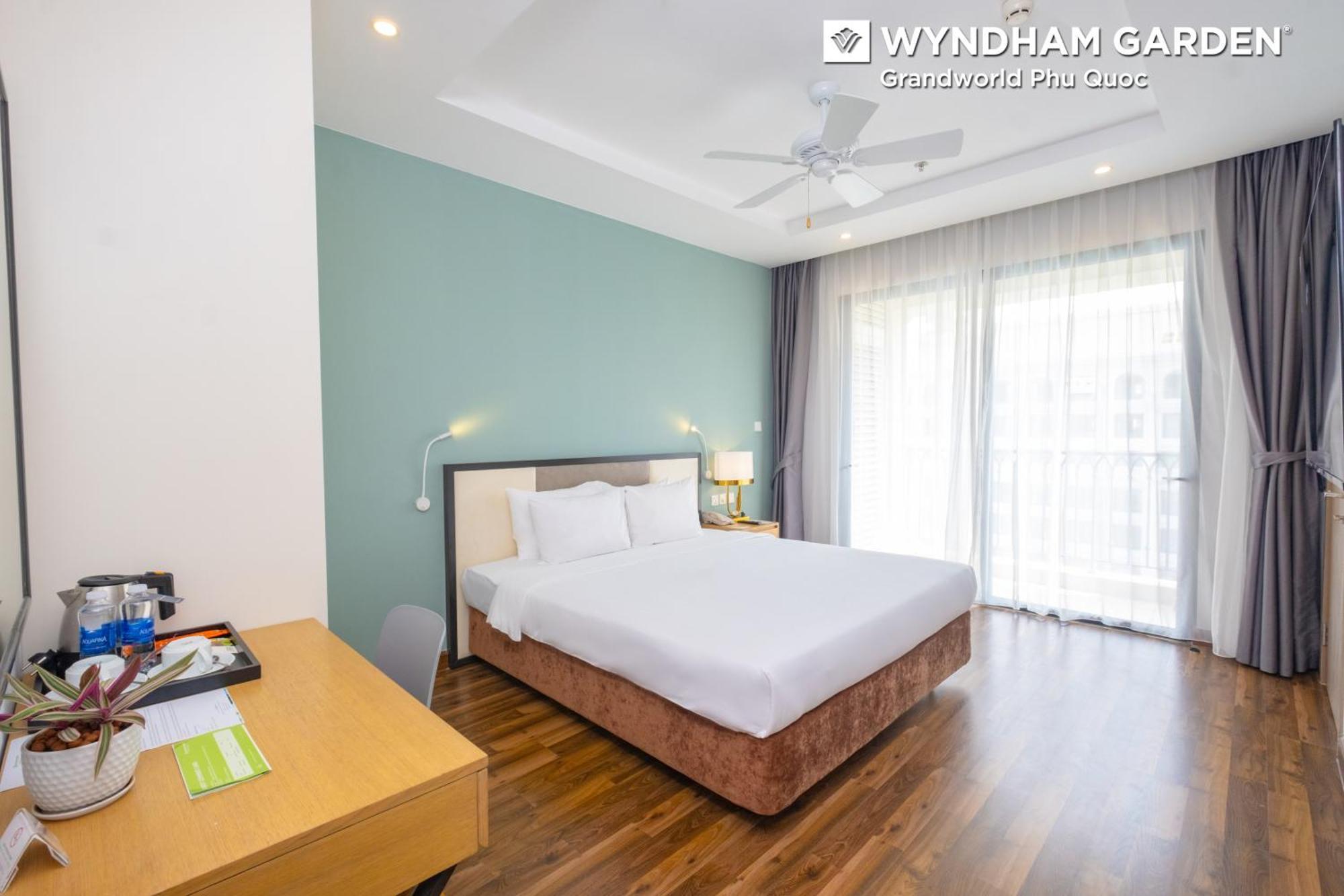 Wyndham Garden Grandworld Phu Quoc Hotel Exterior photo