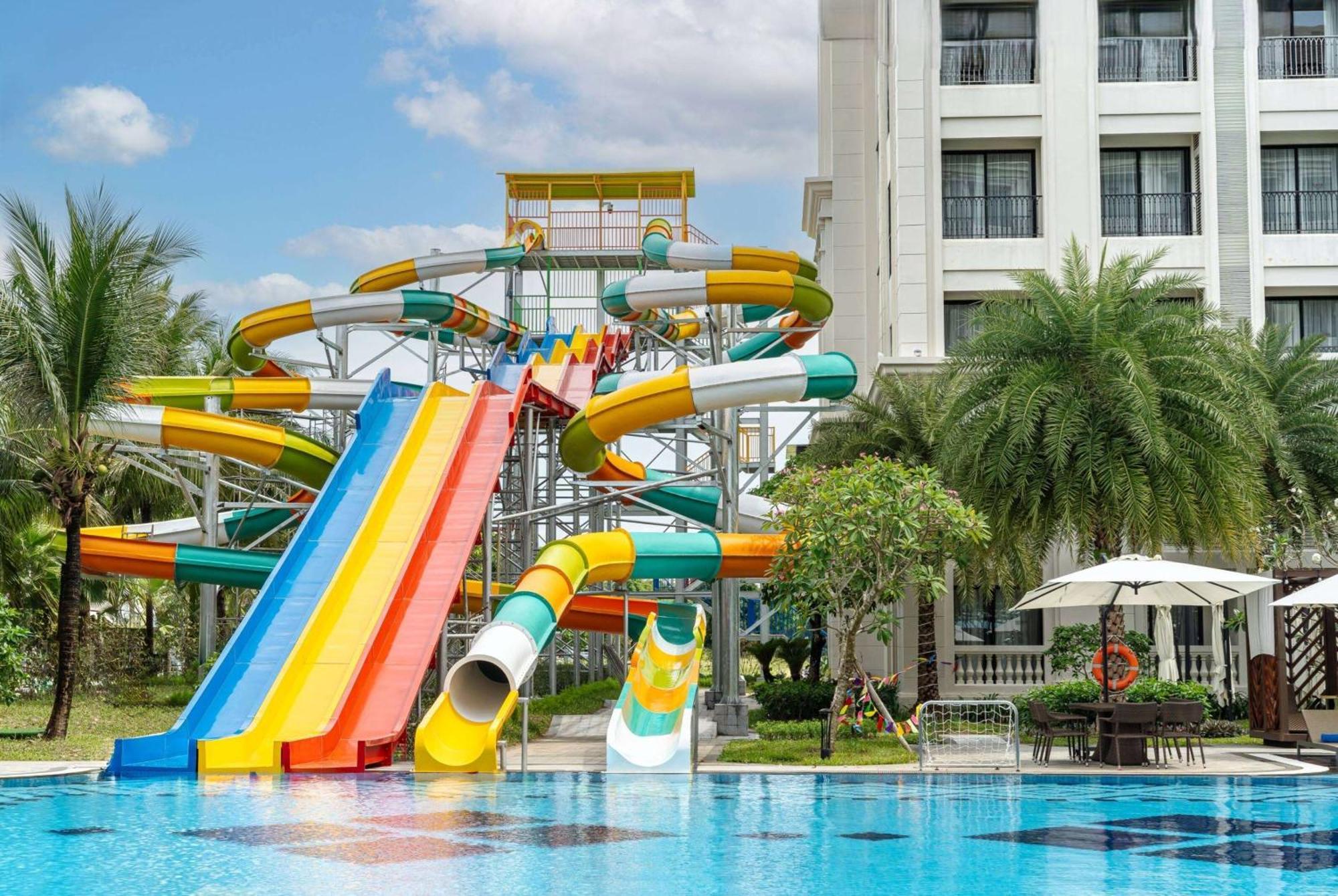 Wyndham Garden Grandworld Phu Quoc Hotel Exterior photo